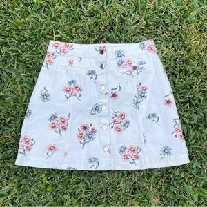 H&M White Floral Button Up High Rise Skirt